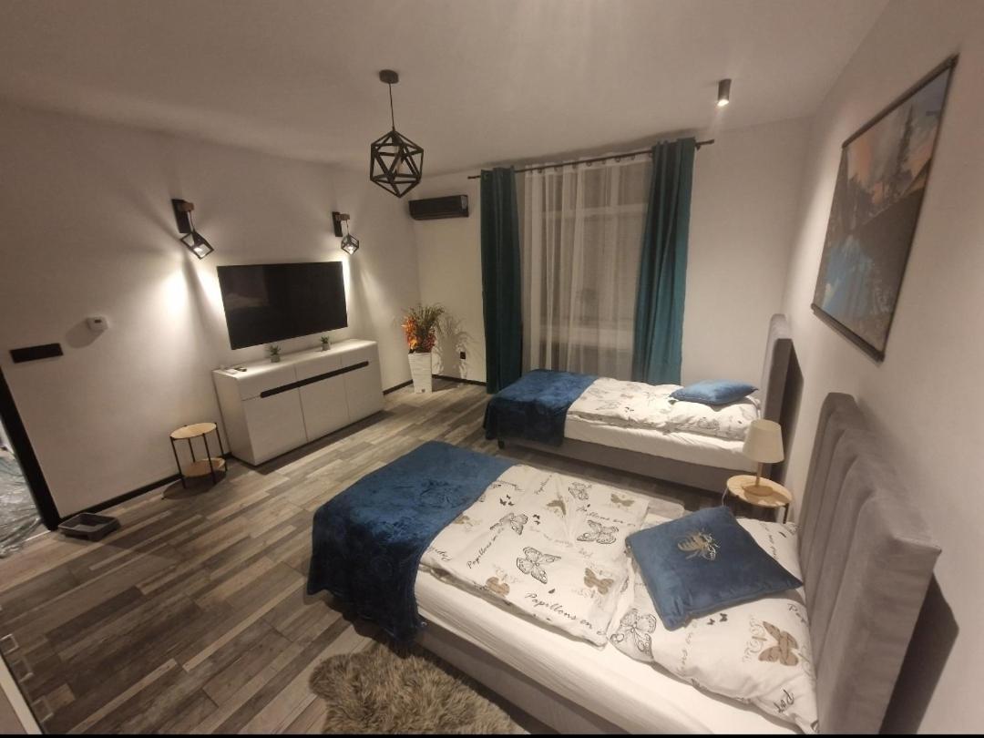 Zacisze 4 *